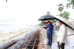 ປະທານຄະນະກຳມະການປົກຄອງແຂວງຄໍາມ່ວນ ລົງຕິດຕາມ ປະຕູປິດ-ເປີດນໍ້າ ຂົວປາກຊີມັງ