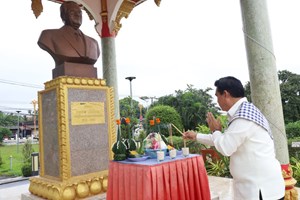 ຄໍາມ່ວນ ຈັດພິທີທາງສາສະໜາ ກ່ອນເລີ່ມກໍ່ສ້າງ ແລະ ບູລະນະສວນອະນຸສາວະລີ ປະທານ ໄກສອນ ພົມວິຫານ