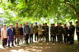 ຮອງລັດຖະມົນຕີກະຊວງປ້ອງກັນປະເທດ ເຄື່ອນໄຫວຕິດຕາມຊ່ວຍເຫຼືອປະຊາຊົນ