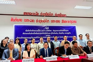 ສຶກ​ສາ​ຄວາມ​ເປັນ​ໄປ​ໄດ້ໃນ​ການ​ພັດ​ທະ​ນາ​ກະ​ສິ​ກຳ​ຄົບ​ວົງ​ຈອນຢູ່​ບ້ານ​ໂພນ​ໄຊເມືອງ​ເຟືອງ