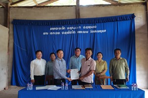 ມອບ-ຮັບໂຄງການພັດທະນາຊີວິດການເປັນຢູ່ຂອງປະຊາຊົນປັບຕົວຕໍ່ກັບການປ່ຽນແປງດິນຟ້າອາກາດ