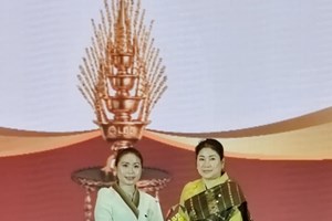 ພາຂວັນຕົວແທນຈາກແຂວງອຸດົມໄຊ ໄດ້ຮັບໂລ້ລາງວັນເຂົ້າຮ່ວມງານເທສະການຄຳລາວ