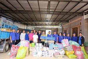 ຊາວໜຸ່ມແຂວງອຸດົມໄຊ ມອບເຄື່ອງ ບັນເທົາທຸກຊ່ວຍປະຊາຊົນປະສົບໄພນ້ຳຖ້ວມ