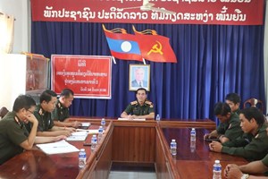 ກອງພົນທີ​ 2​ ມອບ​ເງິນ​ອຸດໜູນເທື່ອດຽວໃຫ້ນາຍທະຫານ