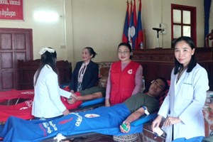 ໂຮງຮຽນການທະຫານແຂວງອັດຕະປື ຮ່ວມບໍລິຈາກເລືອດ ຊ່ວຍເຫຼືອສັງຄົມ