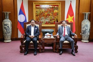 ຄະນະບັນນາທິການ ໜັງສືພິມ ປະຊາຊົນ ເຂົ້າອວຍພອນ ທ່ານທູດ ສສ ຫວຽດນາມ