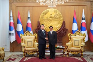 ປະທານປະເທດລາວ ພົບປະສອງຝ່າຍກັບ ປະທານາທິບໍດີ ສ ເກົາຫຼີ