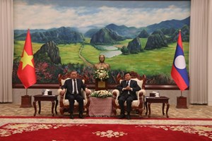 ສະຫາຍ ທອງລຸນ ສີສຸລິດ ພົບປະກັບ ສະຫາຍ ໂຕ ເລີມ