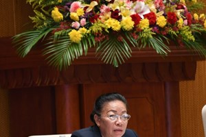 ປະທານກອງປະຊຸມເຈາະຈີ້ມຫຼາຍບັນຫາໃຫ້ ສສຊ ປະກອບຄຳເຫັນໃສ່ໂຄງການກໍ່ສ້າງເສັ້ນທາງລົດໄຟລາວ-ຫວຽດນາມ