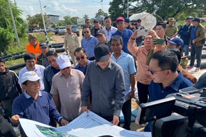 ນາຍົກລັດຖະມົນຕີ ຕິດຕາມການປ້ອງກັນ ແລະ ແກ້ໄຂນໍ້າຖ້ວມ ຢຸ່ຈຸດບ້ານໝາກຮຽວ