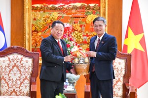 ຄະນະນໍາ ຄອສພ ເຂົ້າອວຍພອນວັນຊາດ ສສ ຫວຽດນາມ