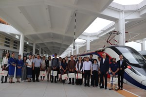 ສະຖານທູດຈີນ ແລະ ອົງການຈັດຕັ້ງສາກົນຢ້ຽມຢາມທັດສະນະສຶກສາເສັ້ນທາງລົດໄຟລາວ-ຈີນ