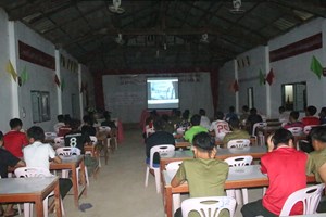 ໜ່ວຍງານສາຍຮູບເງົາກອງພັນໃຫຍ່ 202 ເຄື່ອນໄຫວສາຍຮູບເງົາຢູ່ກອງພັນນ້ອຍທີ 2