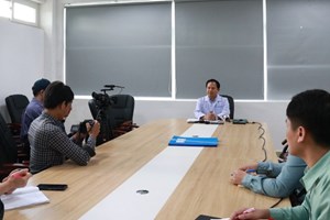 ສື່ມວນຊົນເກັບກໍາຂ່າວ ການຈັດຕັ້ງປະຕິບັດວຽກງານສຸຂະພາບຈະເລີນພັນ ຢູ່ໂຮງໝໍແຂວງຊຽງຂວາງ