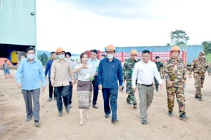 ທ່ານເຈົ້າແຂວງສະຫວັນນະເຂດ ເນັ້ນຄະນະນຳເມືອງເຊໂປນ ຂຸ້ນຂ້ຽວສ້າງຕັ້ງຄະນະພັກຮາກຖານກຸ່ມບ້ານຈຽງຕູບ