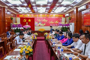 ການນຳແຂວງຈຳປາສັກ ຢ້ຽມຢາມ ອວຍພອນປີໃໝ່ການນໍາແຂວງບິ່ງເຝືອກ