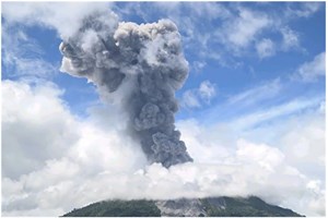 ອິນໂດເນເຊຍ ຍົກລະດັບເຕືອນໄພພູເຂົາໄຟຂຶ້ນສູ່ລະດັບສູງສຸດ