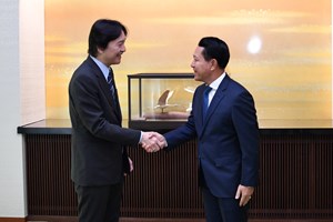 ທ່ານ ສະເຫຼີມໄຊ ກົມມະສິດເຂົ້າຢ້ຽມຂ່ຳນັບ ສົມເດັດ ອົງມົງກຸດຣາຊະກຸມມານ ອາກິຊິໂນະ ແຫ່ງຍີ່ປຸ່ນ ແລະ ພະຊາຍາ