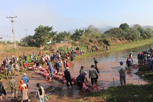 ເມືອງເງິນ ສ້າງຄັນຄູກັນນ້ຳ ເພື່ອເກັບນ້ຳໄວ້ໃຊ້ລະດູແລ້ງ 