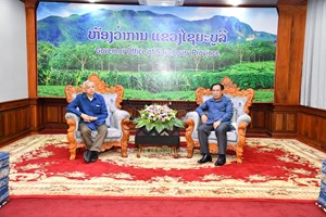 ເຈົ້າແຂວງໄຊຍະບູລີ ຕ້ອນຮັບ ຮອງປະທານສະພາແຫ່ງຊາດ