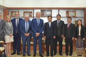 ຮອງຫົວໜ້າອອປສ  ຕ້ອນຮັບ ຊ່ຽວຊານສະຖາບັນຊ່ວຍເຫຼືອທາງດ້ານກົດໝາຍ