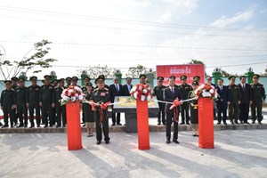 ມອບ-ຮັບ ຫຼັກໝາຍຊາຍແດນຈໍາລອງ ທີ່ໂຮງຮຽນທະຫານຊາຍແດນ 712