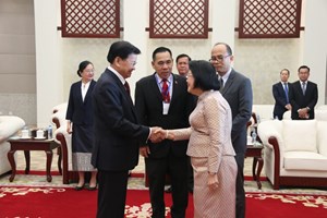 ປະທານປະທດຕ້ອນຮັບປະທານສະພາແຫ່ງຊາດກຳປູເຈຍເຂົ້າຢ້ຽມຂໍ່ານັບ