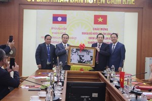 ຄະນະຜູ້ແທນ ເມືອງລອງ ເຄື່ອນໄຫວຢ້ຽມຢາມ ແລະ ເຮັດວຽກ ຢູ່  ສສ.ຫວຽດນາມ 