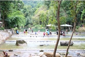 ແຫຼ່ງທ່ອງທ່ຽວຂຸນນໍ້າຄໍາດິບ ຍັງລໍຄອຍນັກທ່ອງທ່ຽວໄປສໍາຜັດ