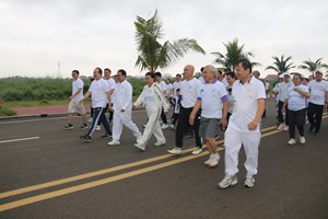 ກິດຈະກຳຍ່າງເພື່ອສຸຂະພາບ ສະຫຼອງວັນພະຍາດເສັ້ນເລືອດສະໝອງສາກົນ