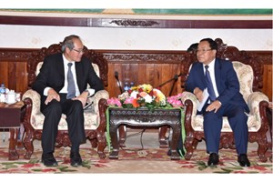 ທ່ານຄຳພັນ ພົມມະທັດຕ້ອນຮັບຫົວໜ້າໄອຍະການສູງສຸດ ສສິງກະໂປ