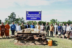 ສະຫວັນນະເຂດ ຈູດທຳລາຍຢາເສບຕິດ