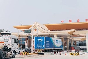 ຜູ້ອໍານວຍການໃຫຍ່ຂອງບໍລິສັດ ຂົນສົ່ງຈົ່ງທົງ ລາວ ຄົ້ນຫາທຸລະກິດຂອງອາຊີຕາເວັນ ອອກສຽງໃຕ້ໃຫ້ຫຼາຍກວ່າເກົ່າ