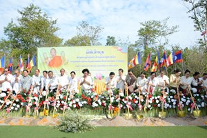 ເລີ່ມກໍ່ສ້າງທາງເຂົ້າວັດປ່າພິລາວົງບຸດກັດສະກາຣາມບ້ານຈຳປາ ແລະ ບ້ານປັກແຮດ