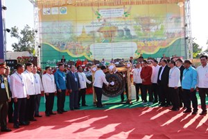 ແຂວງບໍ່ແກ້ວ ຈັດບຸນປະເພນີບັນດາເຜົ່າຕິດພັນກັບການ ເປີດປີທ່ອງທ່ຽວລາວ 2024