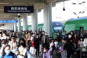 ທາງລົດໄຟລາວ-ຈີນ ໄດ້ຂົນສົ່ງສິນຄ້າຫຼາຍກວ່າ 2.900 ຊະນິດ