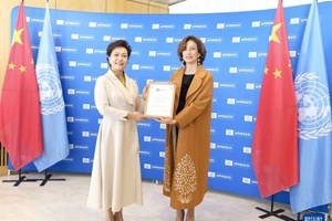 ທ່ານນາງ ເຜີງລີ້ຢວນ ຢ້ຽມຢາມສຳນັກງານໃຫຍ່ອົງການ UNESCO