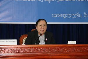 ມອບ-ຮັບໜ້າທີ່ ປະທານກຳມະບານລາວຜູ້ເກົ່າ-ຜູ້ໃໝ່