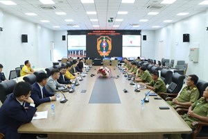 ມູນນິທິພິບານ ສປ ຈີນ ແລະ ມູນນິທິຈີນຢ້ຽມຢາມ ກົມຕໍາຫຼວດສະກັດກັ້ນ ແລະ ຕ້ານອັກຄີໄພ