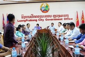 ຄະນະນຳ ຄອ ແຂວງຊຸກຍູ້ວຽກງານຢູ່ ນະຄອນ-ຫຼວງພະບາງ