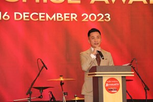 ສະຫຼອງຄົບຮອບ 6 ປີການສ້າງຕັ້ງບໍລິສັດອານຸສິດຂົນສົ່ງດ່ວນ