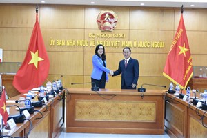 ຮອງລມຕ ກະຊວງການຕ່າງປະເທດພ້ອມດ້ວຍຄະນະຢ້ຽມຢາມ ສສ.ຫວຽດນາມ