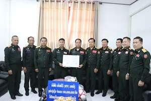 ຮອງລັດຖະມົນຕີກະຊວງປ້ອງກັນປະເທດ ລົງຢ້ຽມຢາມກອງບັນຊາການທະຫານແຂວງບໍ່ແກ້ວ