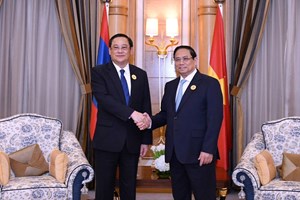 ນາຍົກລັດຖະມົນຕີ ແຫ່ງ ສປປ ລາວ ພົບປະກັບ ນາຍົກລັດຖະມົນຕີ ແຫ່ງ ສສ ຫວຽດນາມ