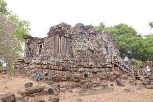 ໄຊພູທອງ ສະຫຼອງຜາສາດເຮືອນຫີນຕິດພັນກັບການສົ່ງເສີມປີທ່ອງທ່ຽວລາວ