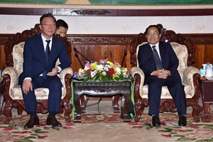 ປະທານກວດກາສູນກາງພັກຕ້ອນຮັບທູດ ສເກົາຫຼີ ເຂົ້າຢ້ຽມຂ່ຳນັບ