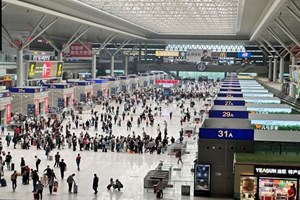 ທາງລົດໄຟຈີນຂົນສົ່ງຜູ້ໂດຍສານ 195 ລ້ານເທື່ອຄົນ ໃນໄລຍະພັກບຸນໄຫວ້ພະຈັນ ແລະ ວັນຊາດຈີນ