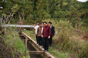 ທ່ານ ສອນໄຊ ສີພັນດອນ ເຄື່ອນໄຫວເຮັດວຽກ ຢູ່ເຂດຈຸດສຸມພັດທະນາທອງມີໄຊ