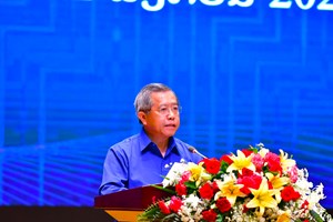 ສຳມະນາ ຊາວໜຸ່ມລາວ ຮ່ວມແຮງຮ່ວມໃຈ ຫັນເປັນດີຈີຕອນ ດ້ວຍ 6 ຫົວຂໍ້ສຳຄັນ