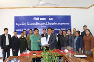 ມອບ-ຮັບ ຫ້ອງການກະສິກໍາ ແລະປ່າໄມ້ເມືອງວຽງຄໍາ